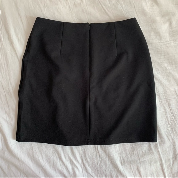 black a-line mini skirt - Picture 3 of 3